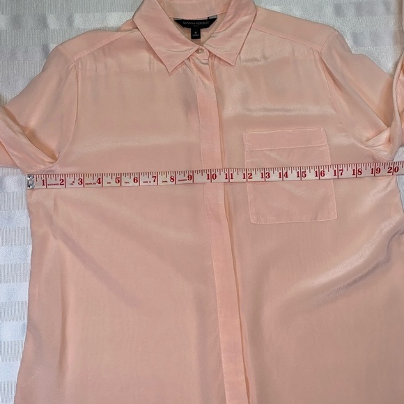 Banana Republic 100% Silk Collared   Covered Buttons Peach Blouse Tunic Sz. S - Picture 5 of 14